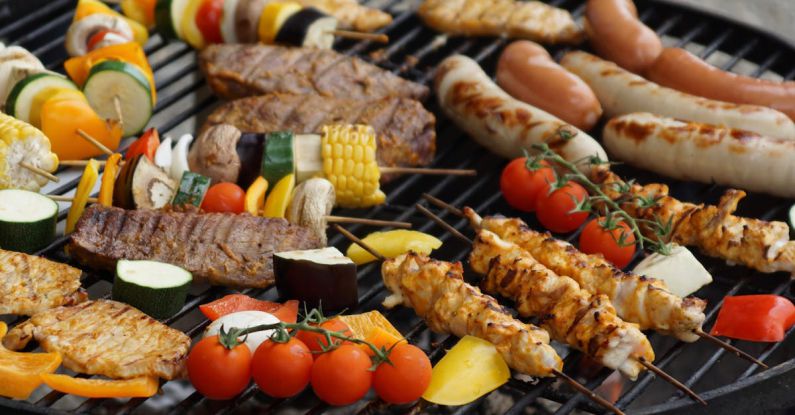 Grilling - Barbecues in Charcoal Grill