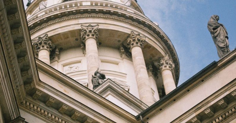 Low-Carb - The dome of a building with statues on top