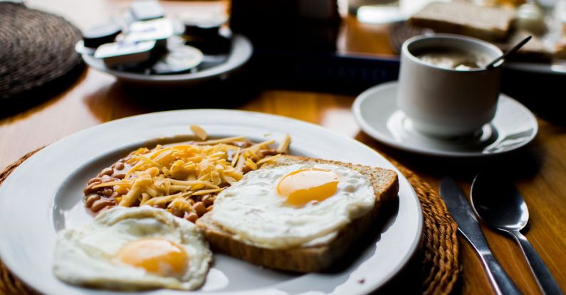 Breakfast - Fried Egg and Bread Pklatter